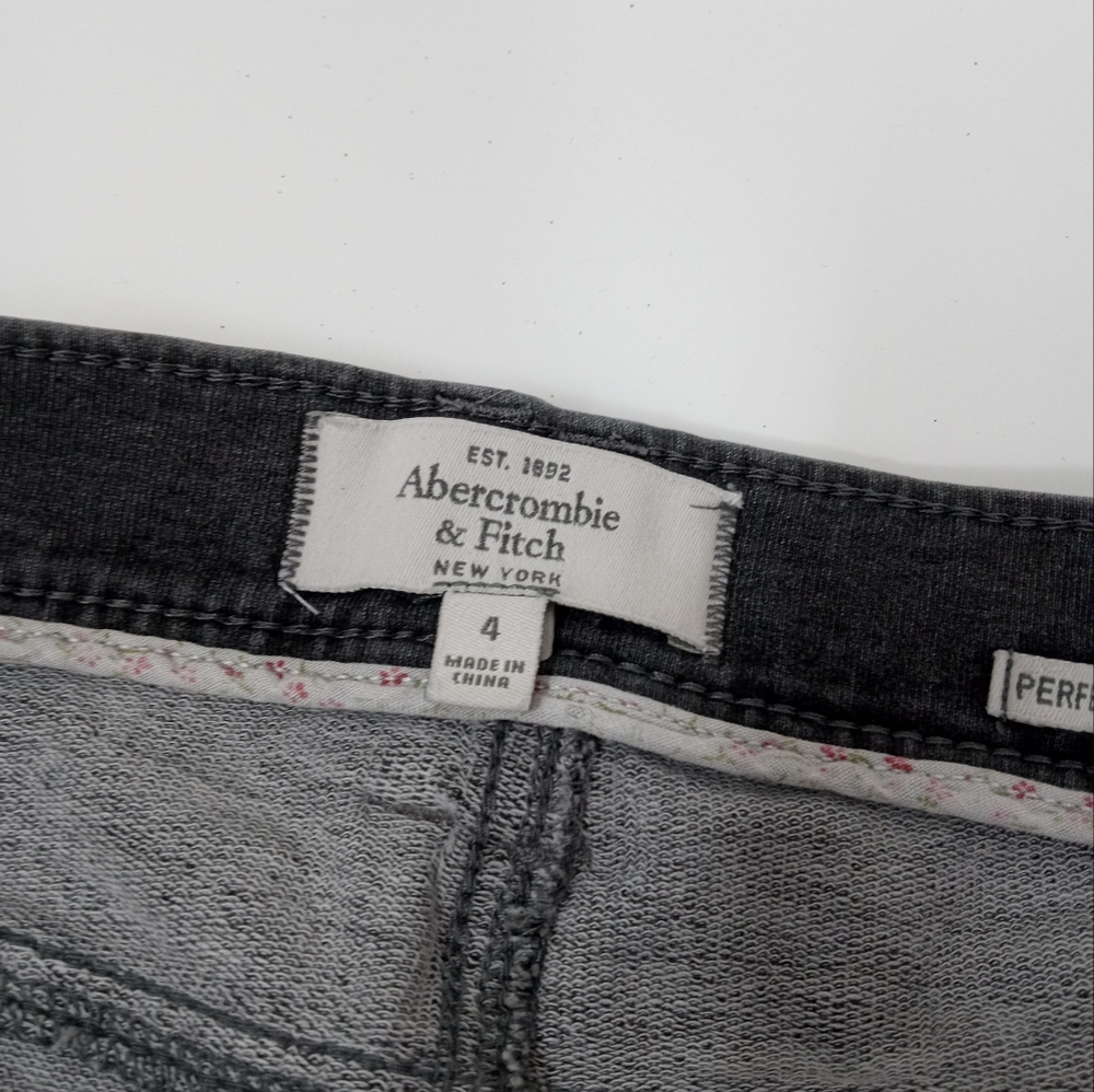 Abercrombie And Fitch Womens Size 4 Black Perfect Stretch Shorts - Picture 6 of 7